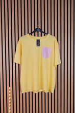 Carica l'immagine nel visualizzatore di Gallery, T Shirt Curvy Taschino
