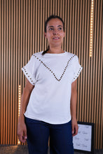 Carica l'immagine nel visualizzatore di Gallery, T shirt Borchie Letizia
