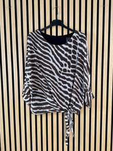 Carica l&#39;immagine nel visualizzatore di Gallery, Camicia Catia

