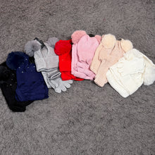 Carica l'immagine nel visualizzatore di Gallery, Set Berretto Sciarpa Guanti
