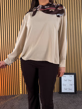 Carica l'immagine nel visualizzatore di Gallery, Camicia Foulard

