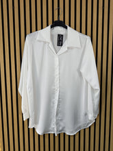 Carica l'immagine nel visualizzatore di Gallery, Camicia Curvy Anna
