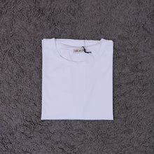 Carica l'immagine nel visualizzatore di Gallery, T Shirt Curvy Basica
