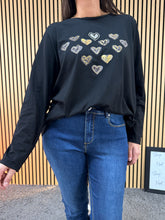 Carica l&#39;immagine nel visualizzatore di Gallery, Maglia Over Cuoricini
