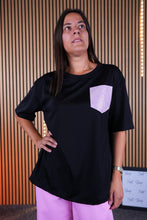 Carica l'immagine nel visualizzatore di Gallery, T Shirt Curvy Taschino
