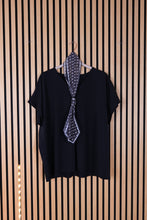 Carica l'immagine nel visualizzatore di Gallery, T Shirt Over Loredana
