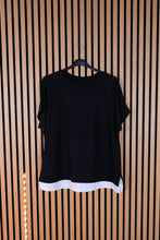 Carica l'immagine nel visualizzatore di Gallery, T shirt Curvy Giada
