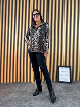 Carica l&#39;immagine nel visualizzatore di Gallery, Camicia Over Leopard
