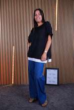 Carica l'immagine nel visualizzatore di Gallery, T shirt Curvy Giada
