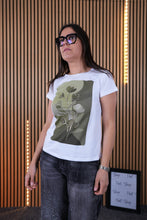 Carica l'immagine nel visualizzatore di Gallery, T Shirt Tulipani
