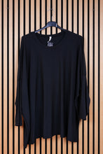 Carica l'immagine nel visualizzatore di Gallery, Maglia Curvy Sara

