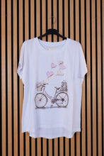 Carica l'immagine nel visualizzatore di Gallery, T shirt Over Bici
