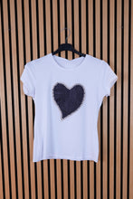 Carica l'immagine nel visualizzatore di Gallery, T Shirt Cuore Jeans
