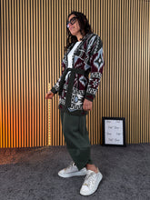 Carica l'immagine nel visualizzatore di Gallery, Cardigan Over Gaia
