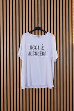 Carica l'immagine nel visualizzatore di Gallery, T Shirt Curvy Alcoledi
