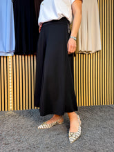 Carica l&#39;immagine nel visualizzatore di Gallery, Gonna Pantalone Fra
