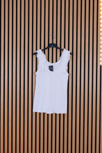 Carica l'immagine nel visualizzatore di Gallery, T shirt Sara

