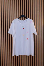 Carica l'immagine nel visualizzatore di Gallery, T Shirt Curvy Amore
