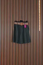 Carica l'immagine nel visualizzatore di Gallery, Short Curvy Asia
