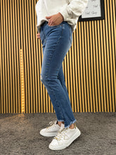 Carica l&#39;immagine nel visualizzatore di Gallery, Jeans Francesca
