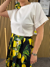 Carica l&#39;immagine nel visualizzatore di Gallery, T shirt Foulard
