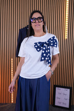 Carica l'immagine nel visualizzatore di Gallery, T Shirt Fiocco
