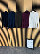 Carica l'immagine nel visualizzatore di Gallery, Lupetto Curvy Alba
