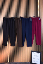 Carica l'immagine nel visualizzatore di Gallery, Pantalone Curvy Asia
