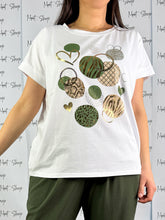 Carica l&#39;immagine nel visualizzatore di Gallery, T shirt Curvy Carla
