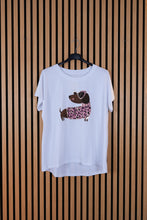 Carica l'immagine nel visualizzatore di Gallery, T Shirt Over Tobi
