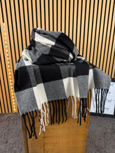 Carica l'immagine nel visualizzatore di Gallery, Sciarpa Linda
