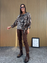 Carica l&#39;immagine nel visualizzatore di Gallery, Camicia Curvy Isa
