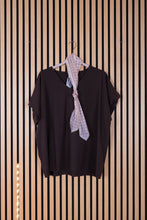 Carica l'immagine nel visualizzatore di Gallery, T Shirt Over Loredana
