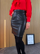 Carica l'immagine nel visualizzatore di Gallery, Gonna Ecopelle
