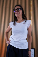 Carica l'immagine nel visualizzatore di Gallery, T shirt Lulu
