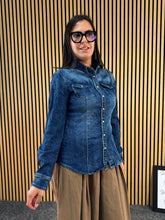 Carica l&#39;immagine nel visualizzatore di Gallery, Camicia Jeans Adele
