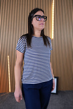 Carica l'immagine nel visualizzatore di Gallery, T Shirt Enrica
