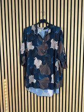 Carica l&#39;immagine nel visualizzatore di Gallery, Camicia Over Agnese

