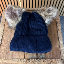 Carica l'immagine nel visualizzatore di Gallery, Berretto Bimbi Pom Pon
