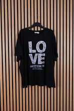 Carica l'immagine nel visualizzatore di Gallery, T Shirt Curvy Love
