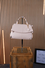 Carica l'immagine nel visualizzatore di Gallery, Borsa Betty
