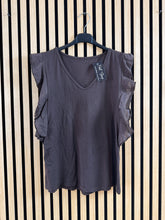 Carica l&#39;immagine nel visualizzatore di Gallery, T Shirt Asia
