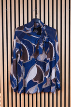 Carica l'immagine nel visualizzatore di Gallery, Camicia Asia
