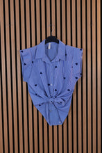 Carica l'immagine nel visualizzatore di Gallery, Camicia Cuoricini

