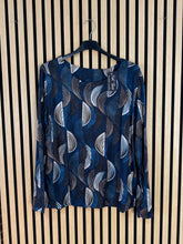 Carica l&#39;immagine nel visualizzatore di Gallery, Maglia Over Chiara
