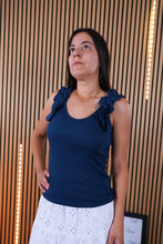 Carica l'immagine nel visualizzatore di Gallery, T shirt Sara
