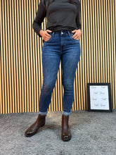 Carica l'immagine nel visualizzatore di Gallery, Jeans Skinny Ada
