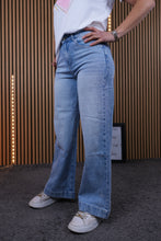 Carica l'immagine nel visualizzatore di Gallery, Jeans Fiocchetti
