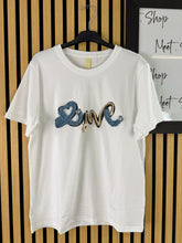 Carica l&#39;immagine nel visualizzatore di Gallery, T Shirt Love Me
