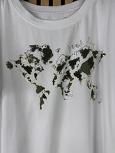Carica l&#39;immagine nel visualizzatore di Gallery, T Shirt Over Mondo
